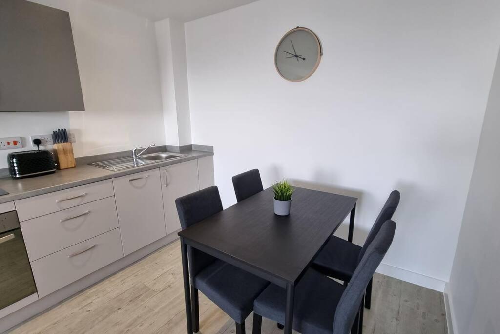 2 Bedroom Penthouse Manchester Exterior foto